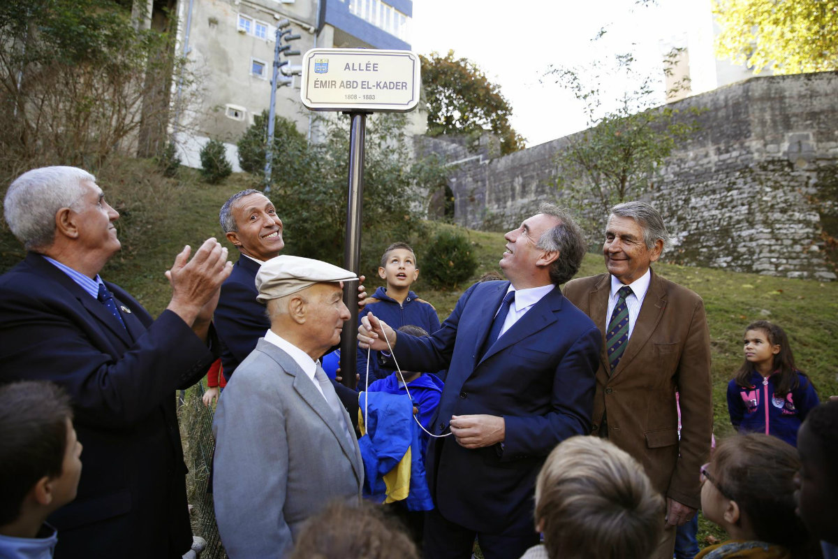 François Bayrou inaugure une « allée Abd El-Kader » Pau